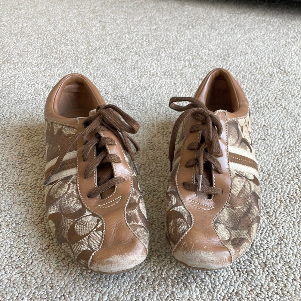 COACH - brown leather sneakers with C logo - distressed gold - US9